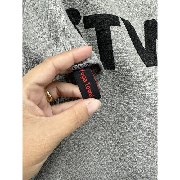 Hotworx Non Slip Yoga Towel Gray Gripper Bottom Cloth 29" x 78" Mat Anti Slip - Picture 3 of 9